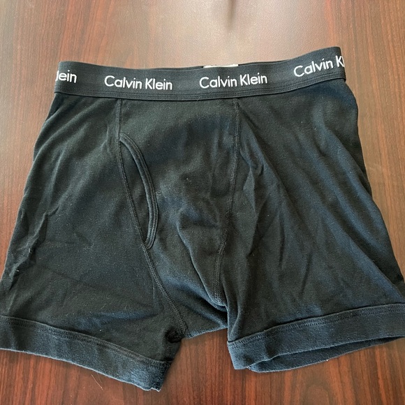 2 Calvin Klein boxer briefs - Picture 3 of 6